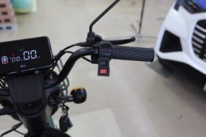 右手スイッチ 右手スイッチ